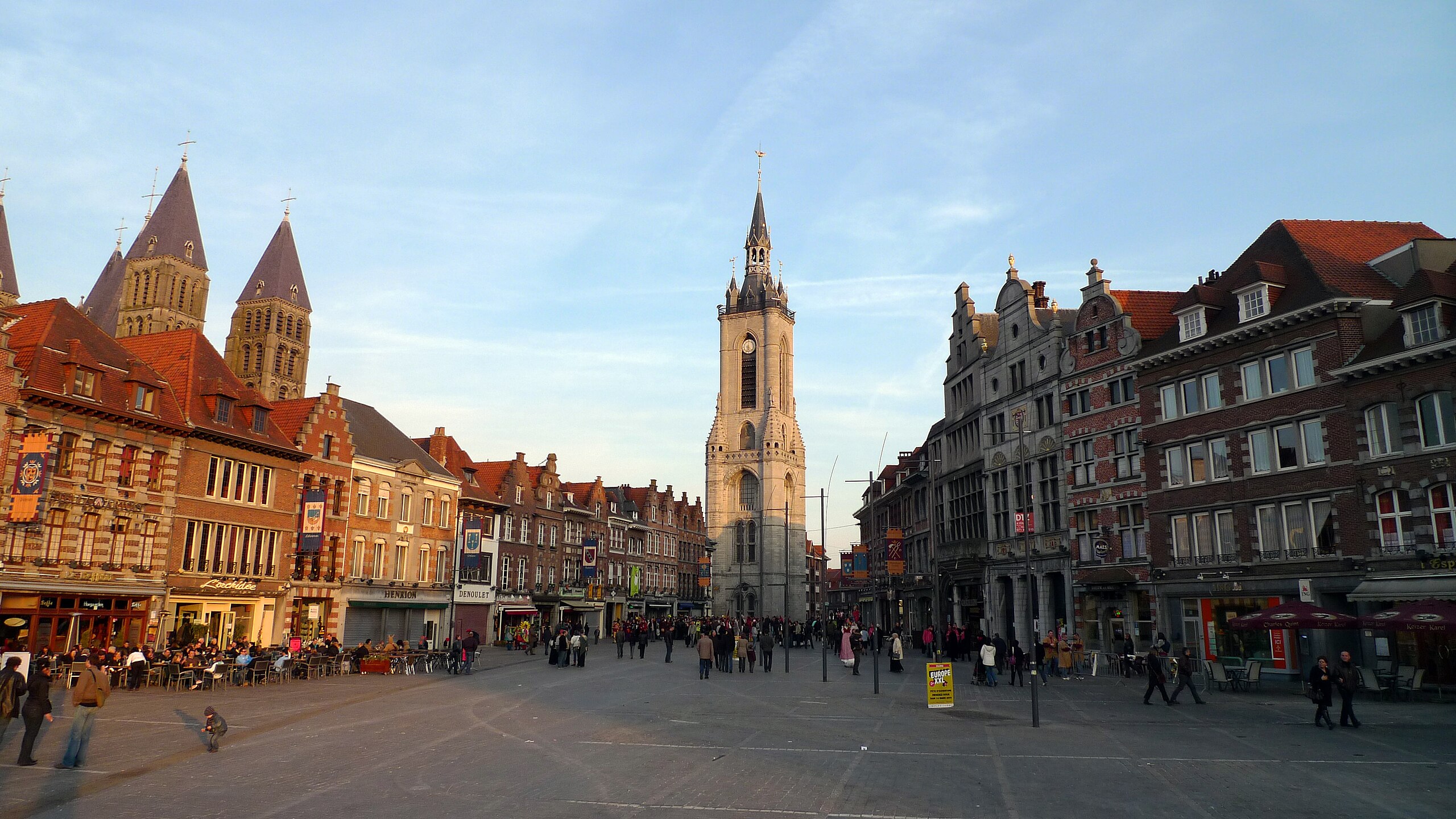 Tournai_(Belgique-Belgium,_België),_Grand'Place