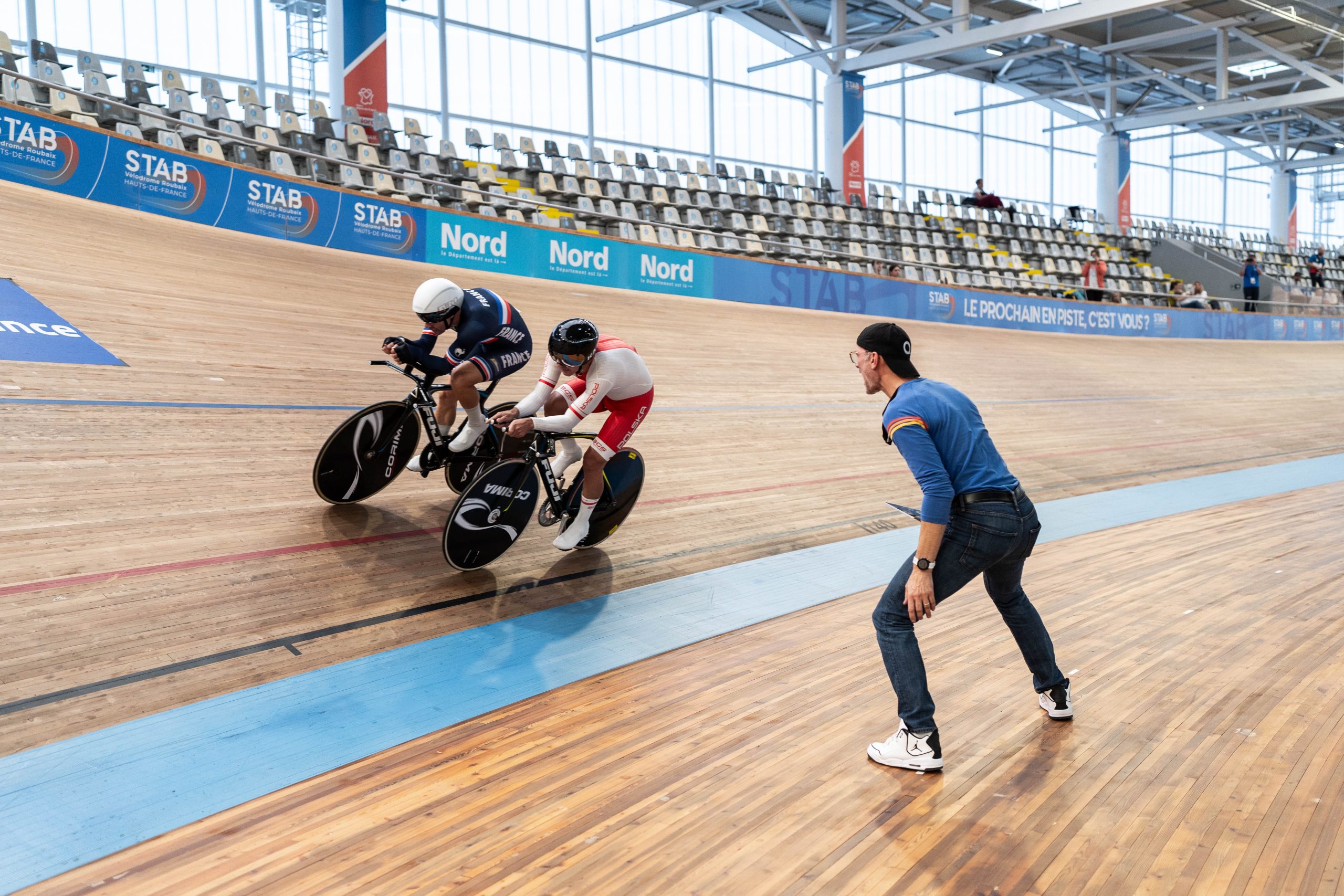 06/10/2024 – Championnats du monde Masters Jour 2 Adulte faisant du BMX sur la piste adapté